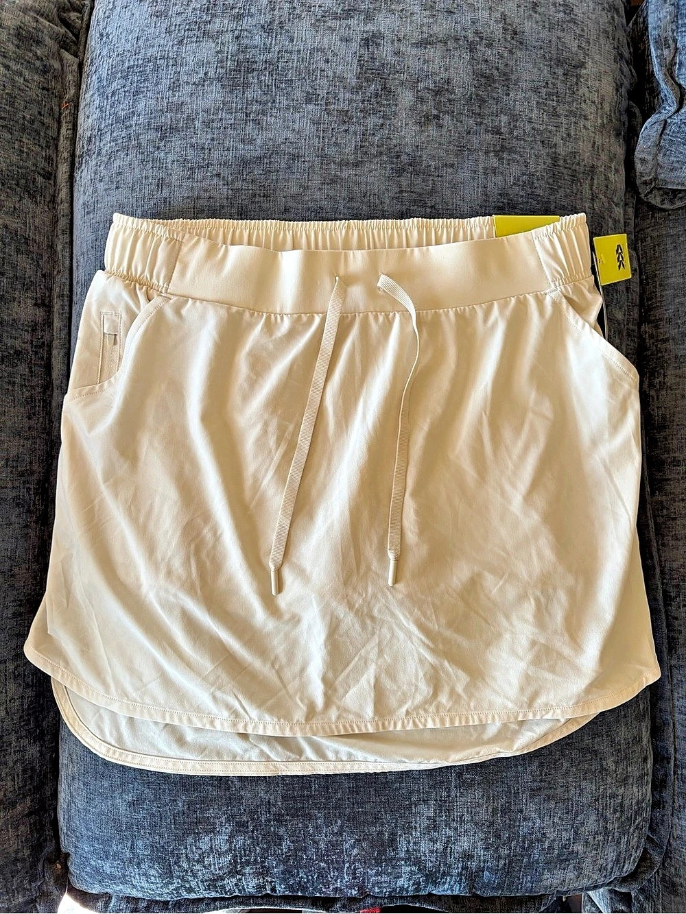 ALL IN MOTION Signature Mid-Rise Skort Athletic Shorts in Cream Size Large NWT